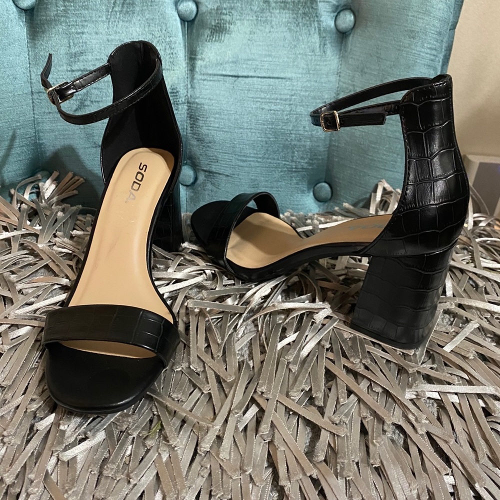 black croc heels - Picture 3 of 6